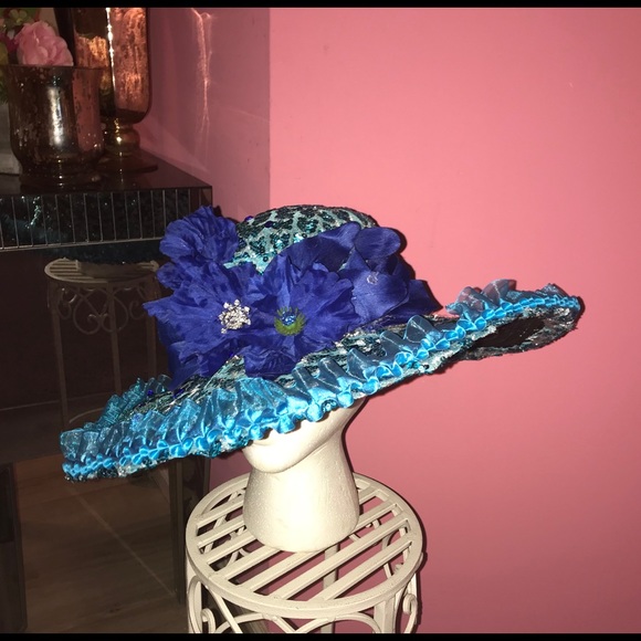 Handmade hat with a special touch! main image 5